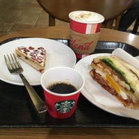 Photo taken at Starbucks by Hana❁ on 11/22/2018