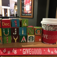 Photo taken at Starbucks by Hana❁ on 12/14/2017