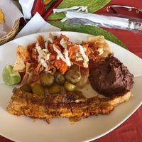 Photo taken at Totopos Restaurante Mexicano by Fiorella on 3/18/2017