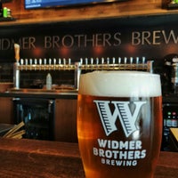 Foto tirada no(a) Widmer Brothers Brewing Company por Kyle H. em 10/14/2018