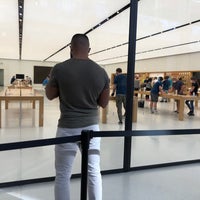 Photo taken at Apple Chandler Fashion Center by Jess G. on 6/4/2020