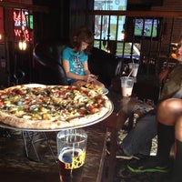 Foto diambil di MJ&amp;#39;s Pizza Bar &amp;amp; Grill oleh Donna R. pada 9/23/2012