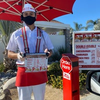 Photo taken at In-N-Out Burger by Niku on 2/6/2021