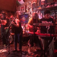 Photo taken at Frog &amp;amp; Peach Pub by Niku on 9/9/2017