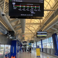 Photo taken at JFK AirTrain - Federal Circle Station by Niku on 10/31/2021