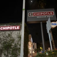 Photo taken at Chipotle Mexican Grill by Niku on 3/10/2022