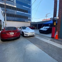 Photo taken at Tesla Los Angeles by Niku on 8/17/2020