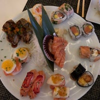 Foto tomada en Sushihana Sushi Bar  por Niku el 6/29/2018