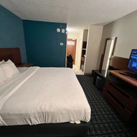 Снимок сделан в Fairfield Inn &amp;amp; Suites Charlotte Uptown пользователем Niku 11/1/2023