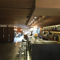 รูปภาพถ่ายที่ Restaurante Macadamia - Discoteca Graf โดย Los 4 เมื่อ 12/4/2012