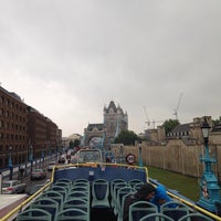 Снимок сделан в Big Bus Tours - London пользователем Fabian 9/6/2013
