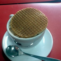 รูปภาพถ่ายที่ Monardo Café Gourmet โดย Raf R. เมื่อ 11/16/2012