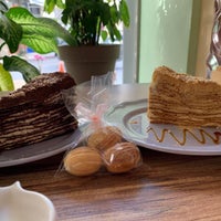 Foto diambil di Loccake Cafe &amp;amp; Cakes Rus Pastaları oleh Tûbâ Ö. pada 11/30/2019
