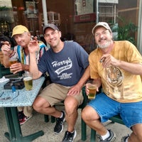 7/8/2021 tarihinde Robin A.ziyaretçi tarafından King Corona Cigars Cafe &amp;amp; Bar'de çekilen fotoğraf
