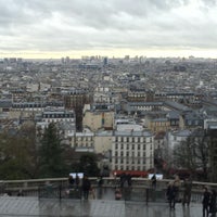 Photo taken at Les petits monstres de Montmartre by Сергей on 1/11/2016