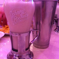 Photo taken at Johnny Rockets by Maria on 5/10/2013