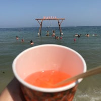 Foto tirada no(a) Mantra Beach Club por Ersen em 7/17/2021