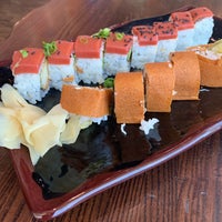 Foto scattata a Blue Sushi Sake Grill da Nicole H. il 8/8/2023