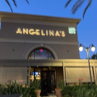 Foto diambil di Angelina&amp;#39;s Pizzeria Napoletana oleh Travis J. pada 8/11/2022