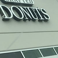 Foto tirada no(a) Crafted Donuts por James em 5/11/2018