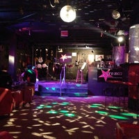 Foto tomada en Studio Karaoke Club  por Matthew el 11/25/2012