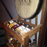 รูปภาพถ่ายที่ OOLA Distillery Bottle Shop โดย Meredith S. เมื่อ 11/14/2014