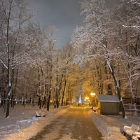 Photo taken at Парк им. Л.Н. Толстого by Eli P. on 12/14/2021