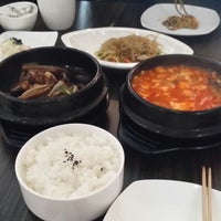 Photo taken at 소담 Sodam So&amp;#39; Delicious Korean Restaurant &amp;amp; Bar by Fenny Y. L. on 5/1/2014