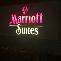 Photo taken at Chicago Marriott Suites Deerfield by Tré D. on 5/21/2017