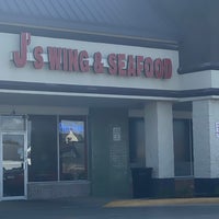 Photo taken at J&amp;#39;s Wings and Seafood by Tré D. on 10/17/2019