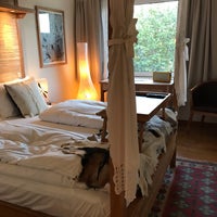 Photo taken at Oslo Guldsmeden Hotel by kHyal™ |. on 8/29/2019