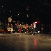 รูปภาพถ่ายที่ MainLine Theatre โดย Alexandre Jean-Sebastien เมื่อ 12/7/2012