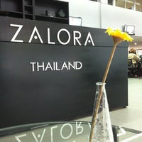 Photo taken at Zalora (Thailand) Ltd. (ซาโลร่า (ประเทศไทย) จำกัด) by Chrisdar P. on 10/11/2012