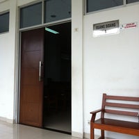 Photo taken at Pengadilan Negeri Jakarta Timur by Miranty Putry P. on 11/5/2012