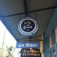 Photo taken at Life is good on Maui by Zein on 11/28/2012