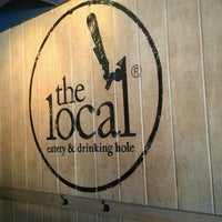 Das Foto wurde bei The Local Eatery and Drinking Hole von James H. am 9/20/2012 aufgenommen