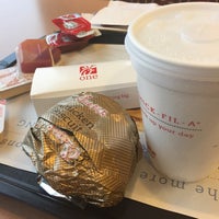 Photo taken at Chick-fil-A by ꀤNDIA on 1/17/2017