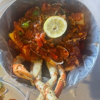Photo taken at Nine Seafood Restaurant by graceface k. on 7/22/2022