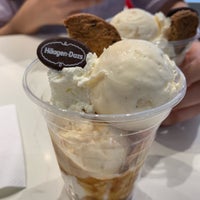 Photo taken at Häagen-Dazs by Brill_25 on 6/10/2019