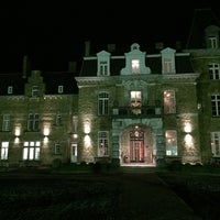 รูปภาพถ่ายที่ Château de la Poste โดย Nathalie B. เมื่อ 3/18/2016