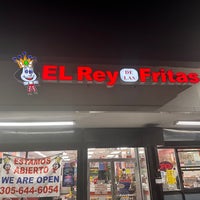 Photo taken at El Rey De Las Fritas by Poe Roger on 12/11/2022