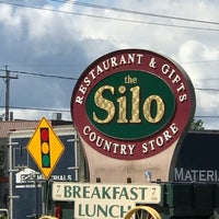Foto tirada no(a) The Silo Restaurant and Country Store por Wayne P. em 8/8/2017