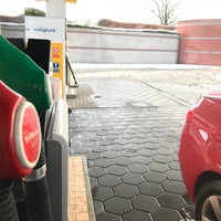 Photo taken at Shell by Jeroen R. on 12/12/2017