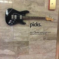 Das Foto wurde bei Hard Rock Hotel Chicago von Cuneyd Y. am 8/5/2017 aufgenommen