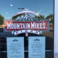 Foto tomada en Mountain Mike&amp;#39;s Pizza  por Sandi el 7/6/2020