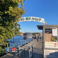 Photo taken at Buvette des Bains des Pâquis by Patrick W. on 9/22/2022
