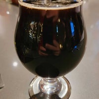 Photo taken at Throne Brewing &amp;amp; Pizza Kitchen by Tony on 2/10/2023