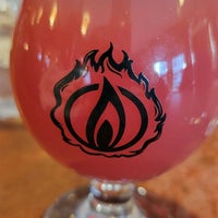 Снимок сделан в Blaze Craft Beer and Wood Fired Flavors пользователем Tony 5/7/2022
