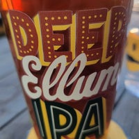 Das Foto wurde bei Deep Ellum Brewing Company von Tony am 4/17/2023 aufgenommen