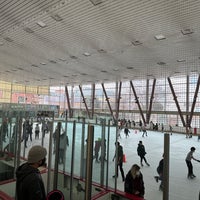 Foto diambil di Yerba Buena Ice Skating &amp;amp; Bowling Center oleh Norm Y. pada 12/28/2022